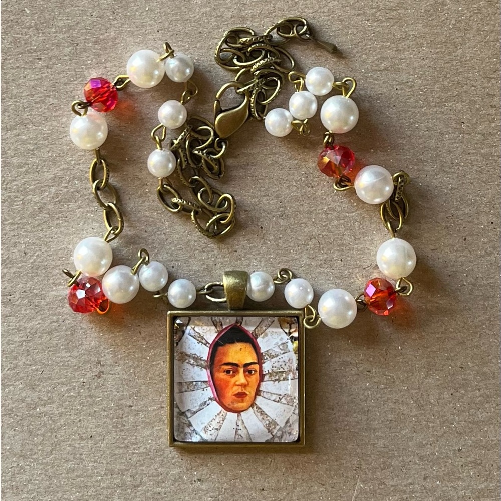 SOLD Frida Kahlo Art Pendant Necklace Vintage Beads - Picture 16 of 16